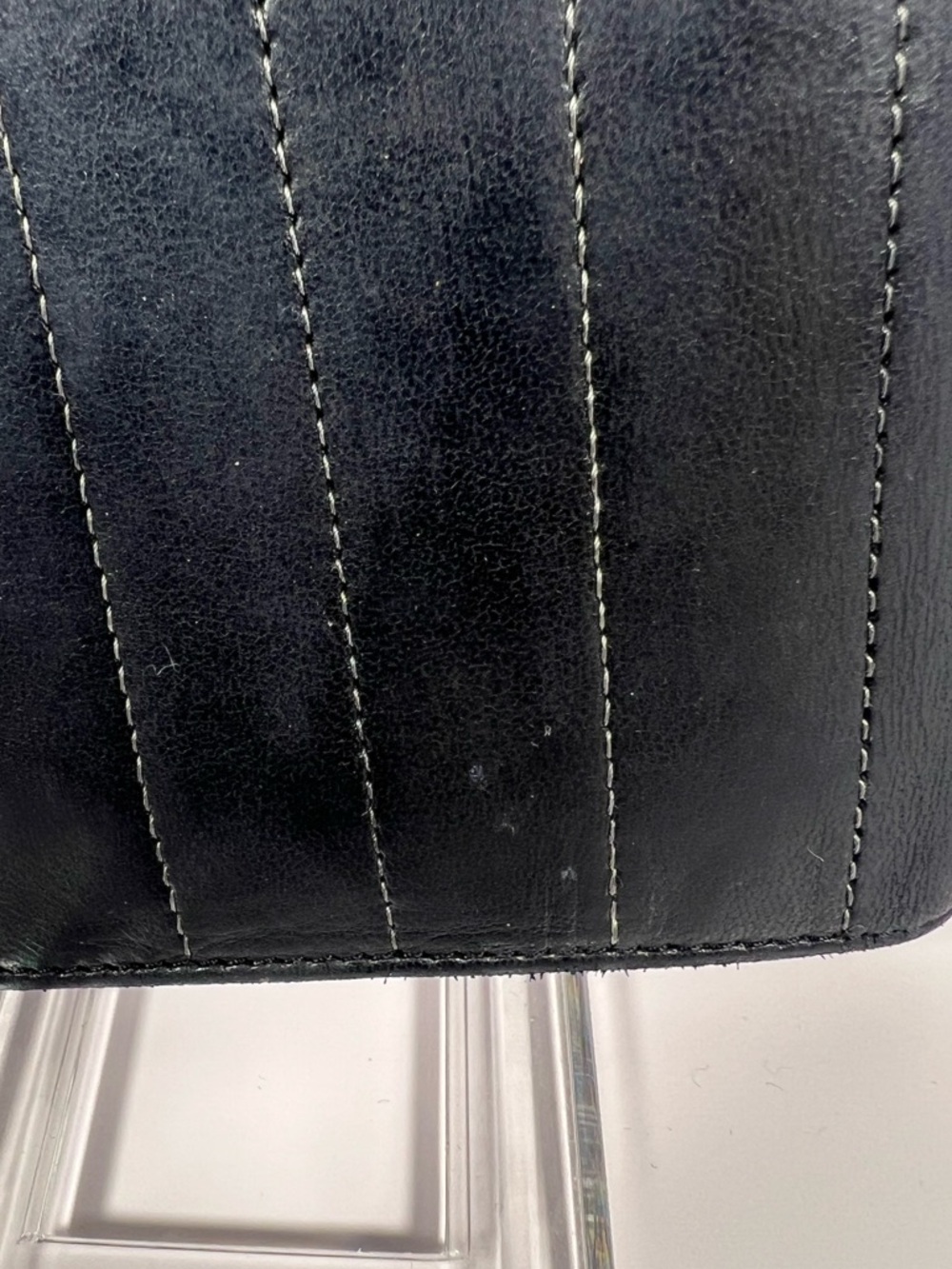 1124: Chanel Vertical Quilted Leather Wallet CC Logo Black - Picture 3 of 16